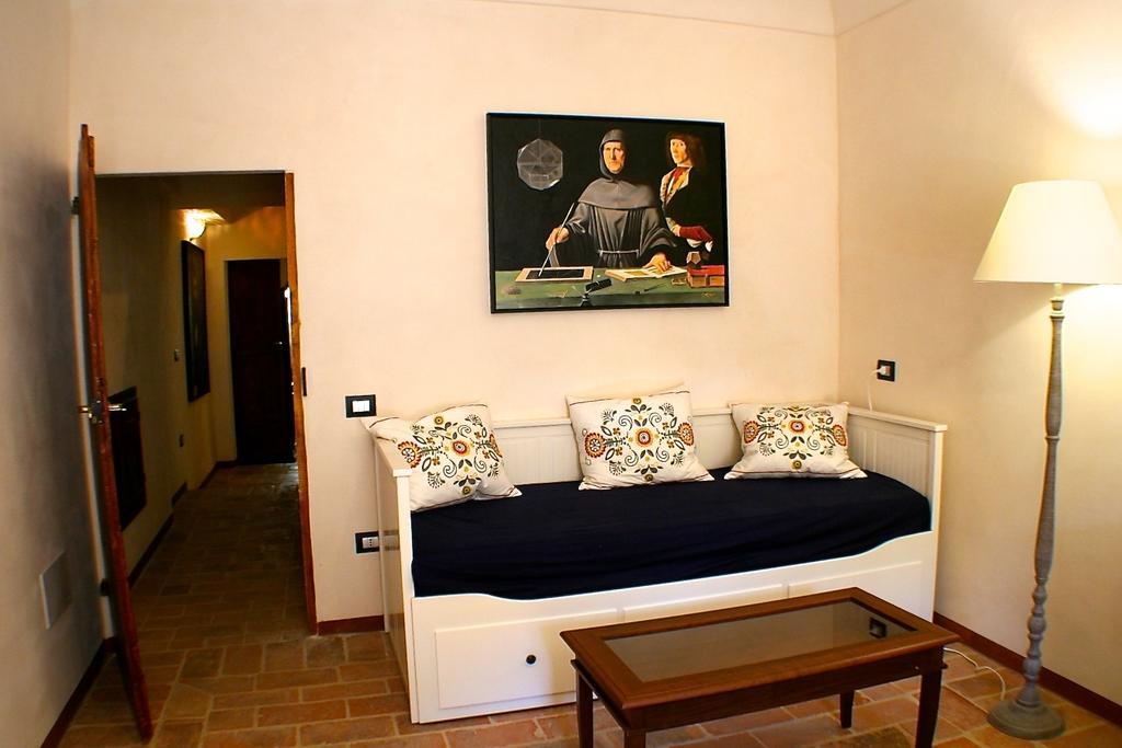 Torricini Skyline Bed and Breakfast Urbino Værelse billede
